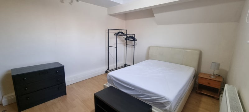 Room Station Road in Gerrards Cross