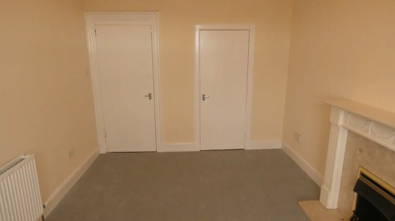 Flat Petershill Road in Glasgow