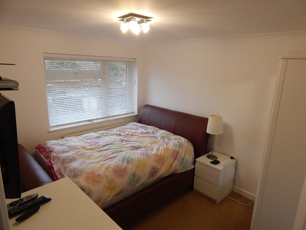 Room Normanhurst in Borough of Spelthorne