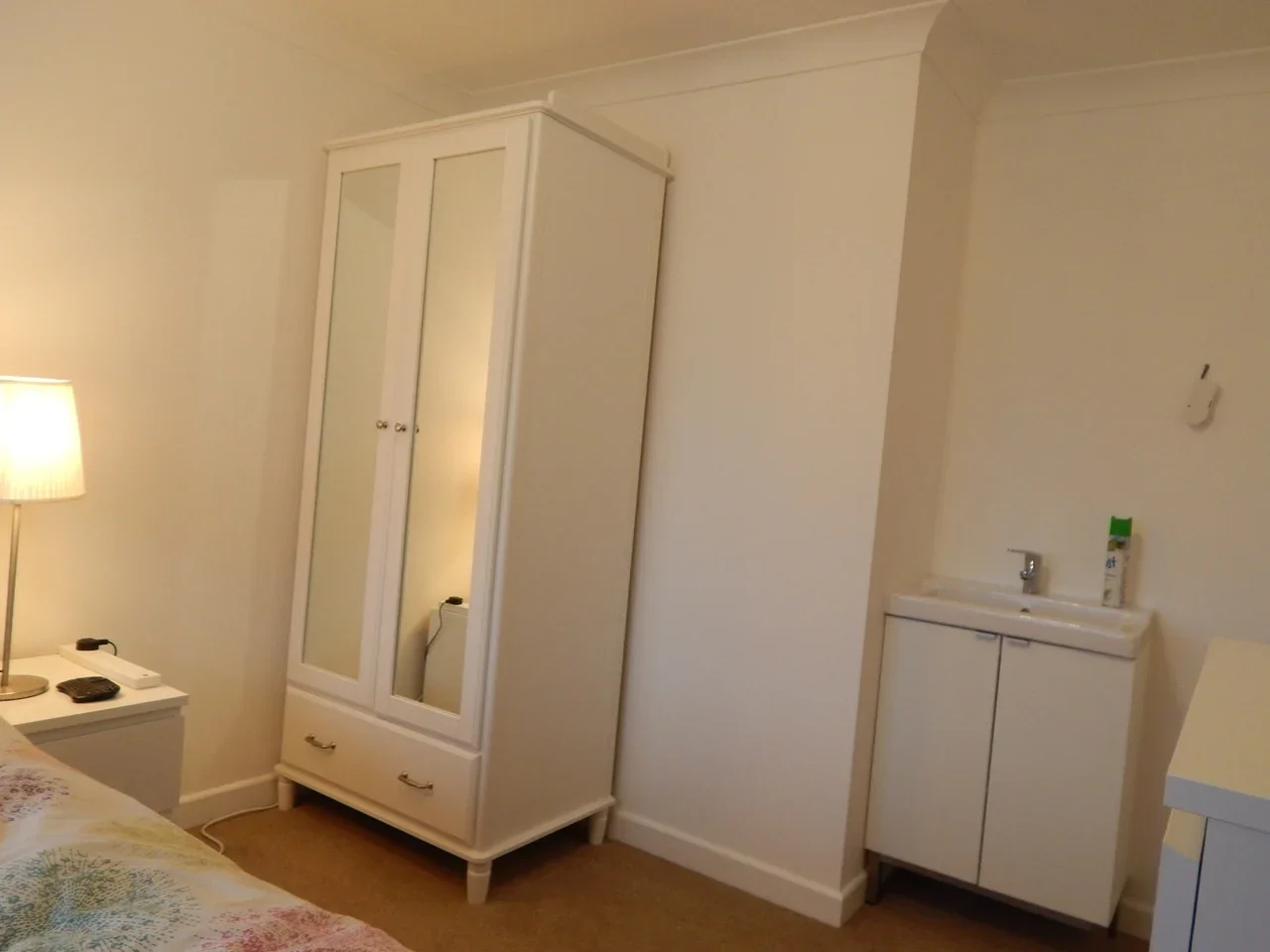 Room Normanhurst in Borough of Spelthorne