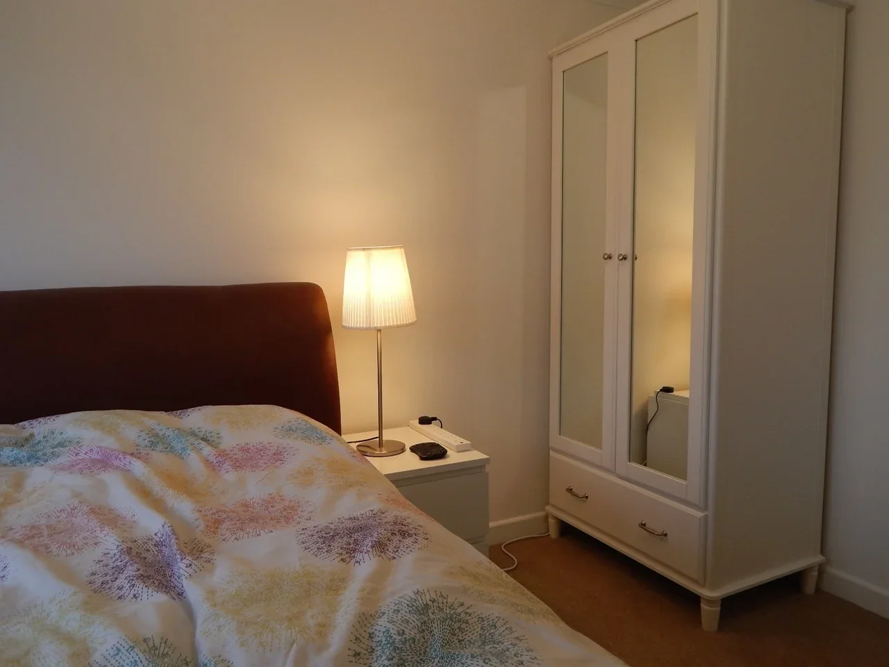Room Normanhurst in Borough of Spelthorne