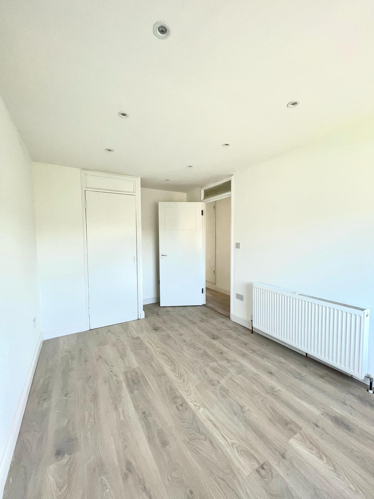 Flat Chase Road in Greater London