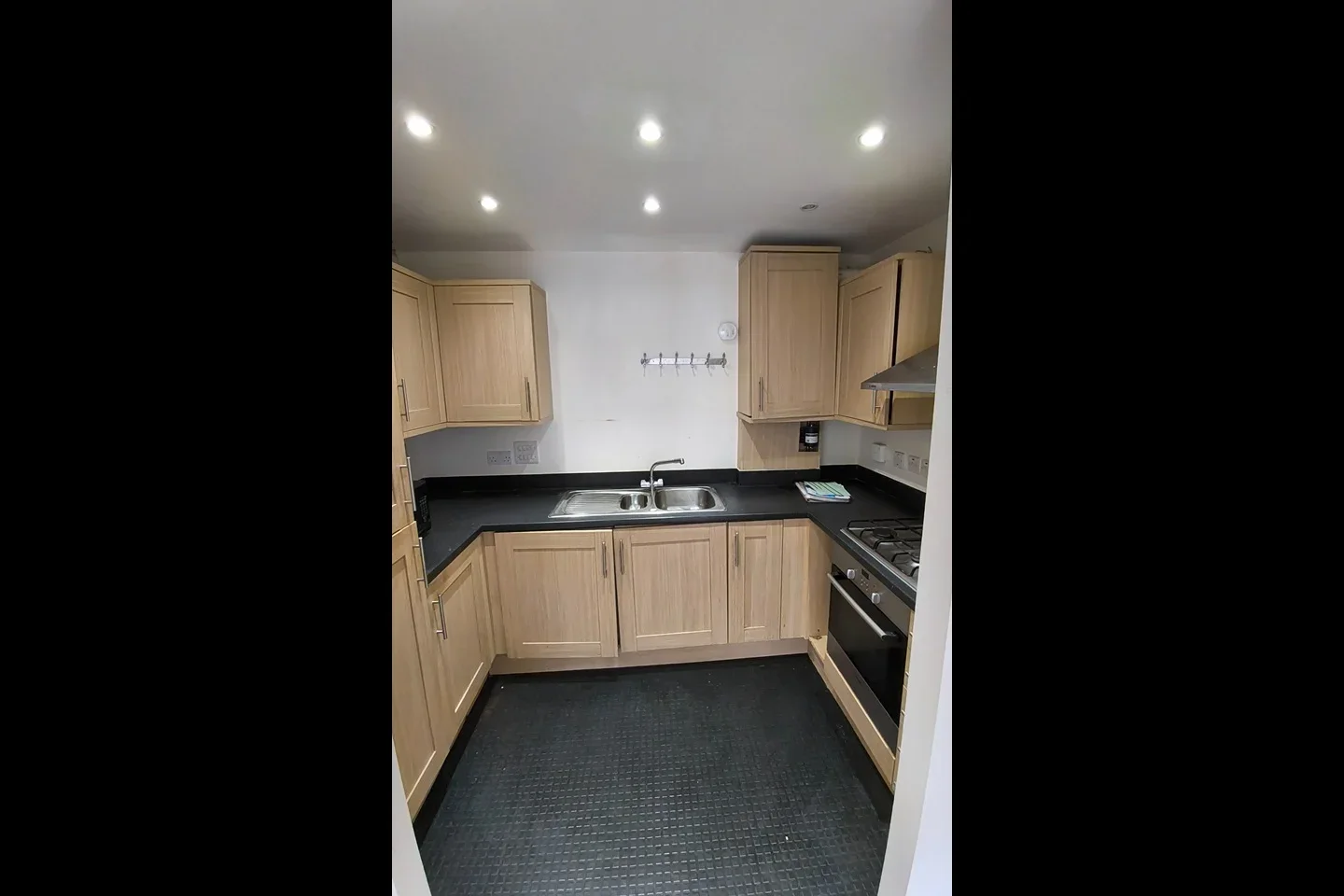 Flat Albion Way in Edenbridge