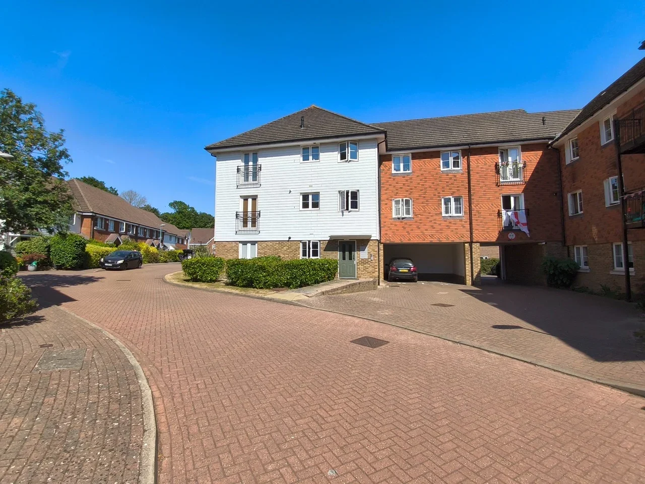 Flat Albion Way in Edenbridge