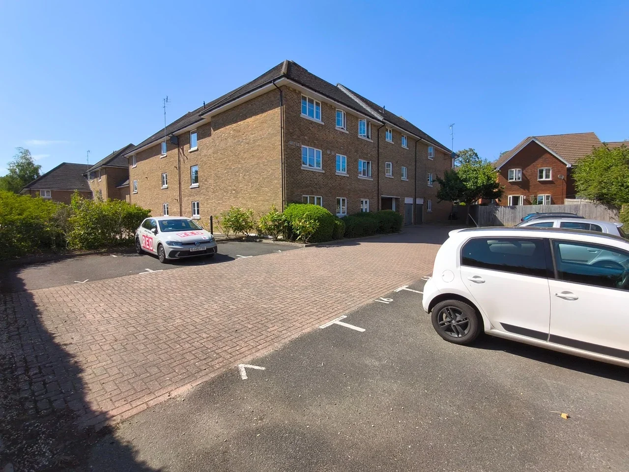 Flat Albion Way in Edenbridge