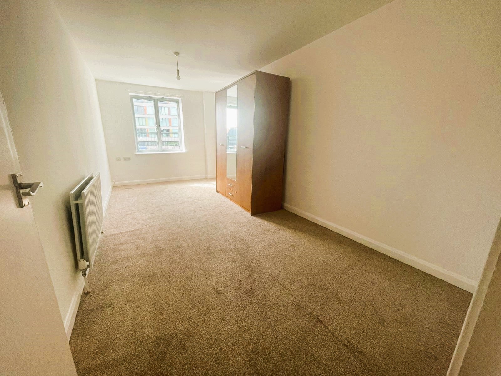 Flat Trim Street in Greater London