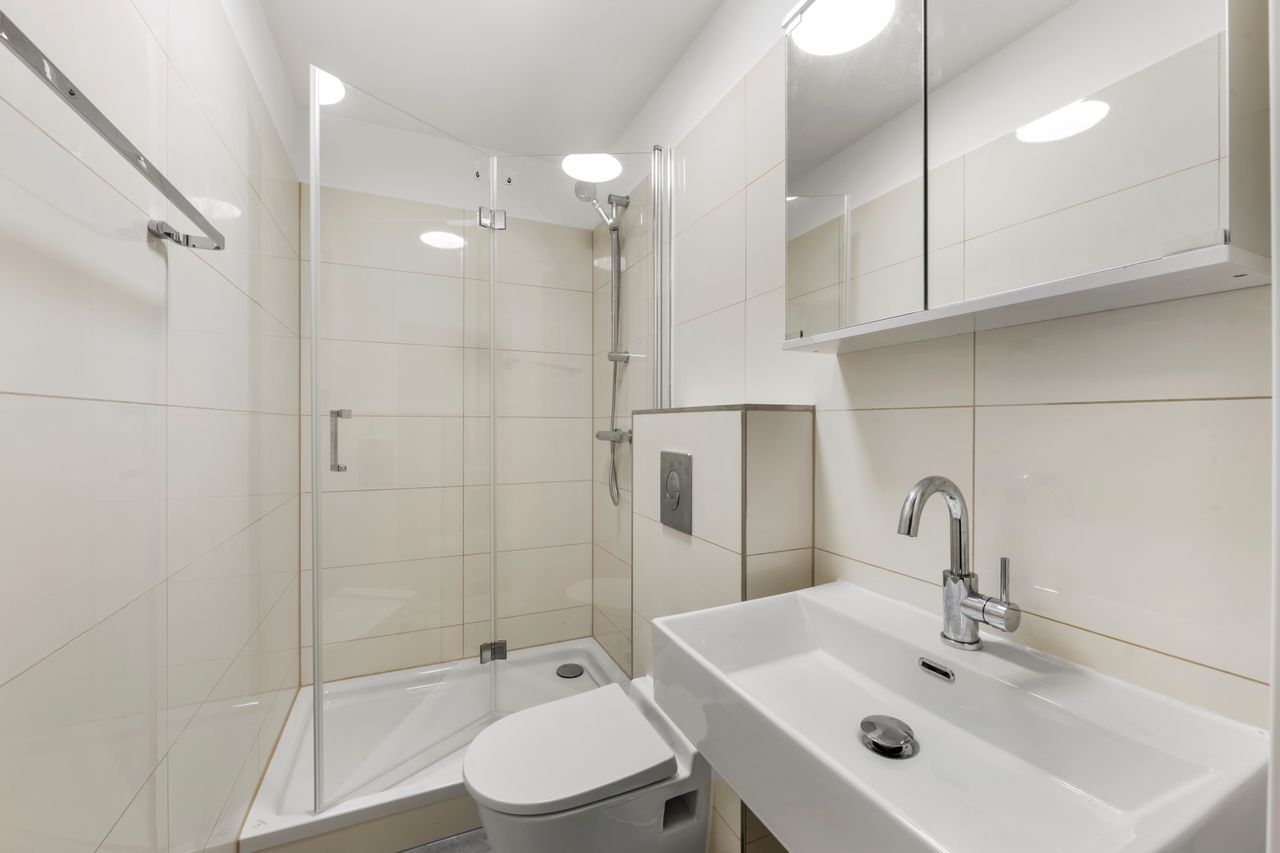 Zimmer Groß-Ziethener Chaussee in Berlin