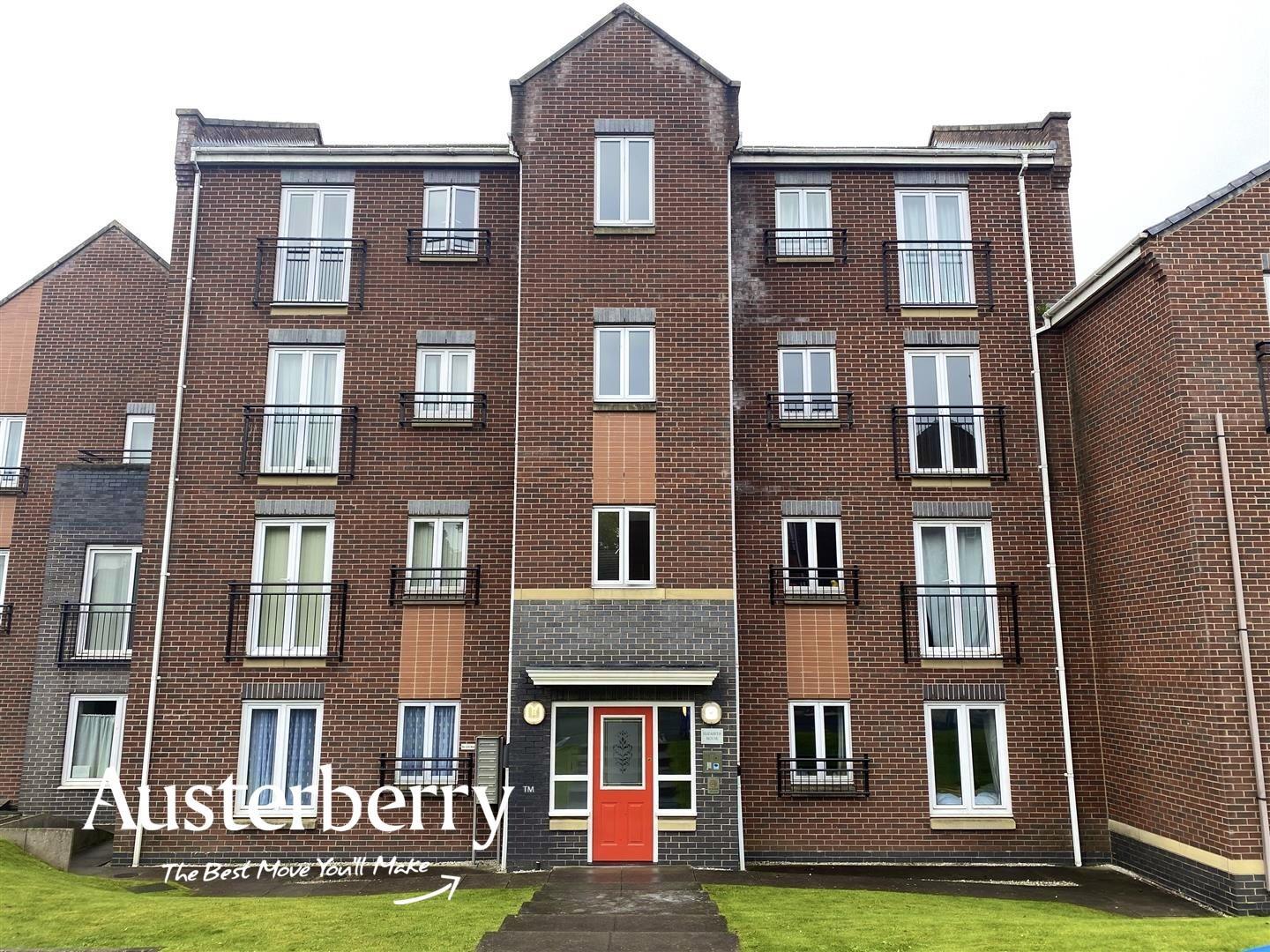 Flat Scholars Close in Macclesfield