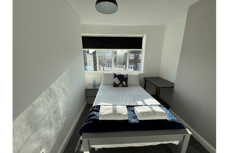 Flat Westholme Gardens in Nottingham