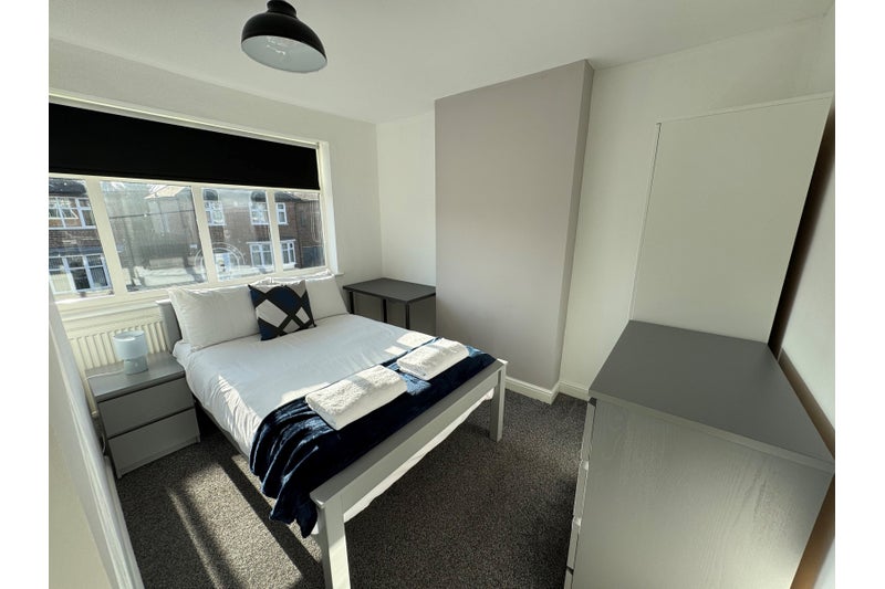 Flat Westholme Gardens in Nottingham