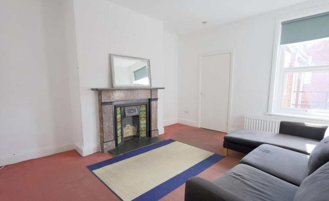 Flat Delaval Terrace in Newcastle upon Tyne