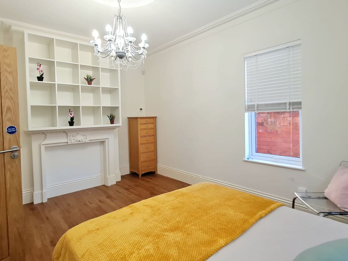 Room Higham Road in Rushden