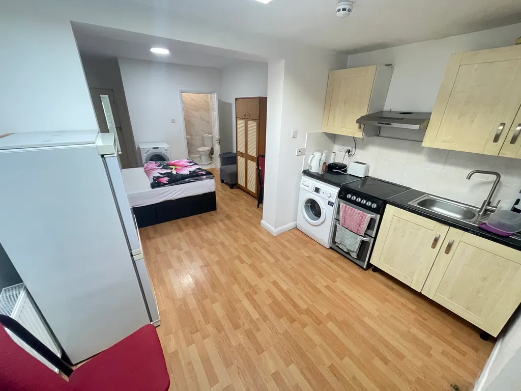 Room Malam Gardens in Greater London