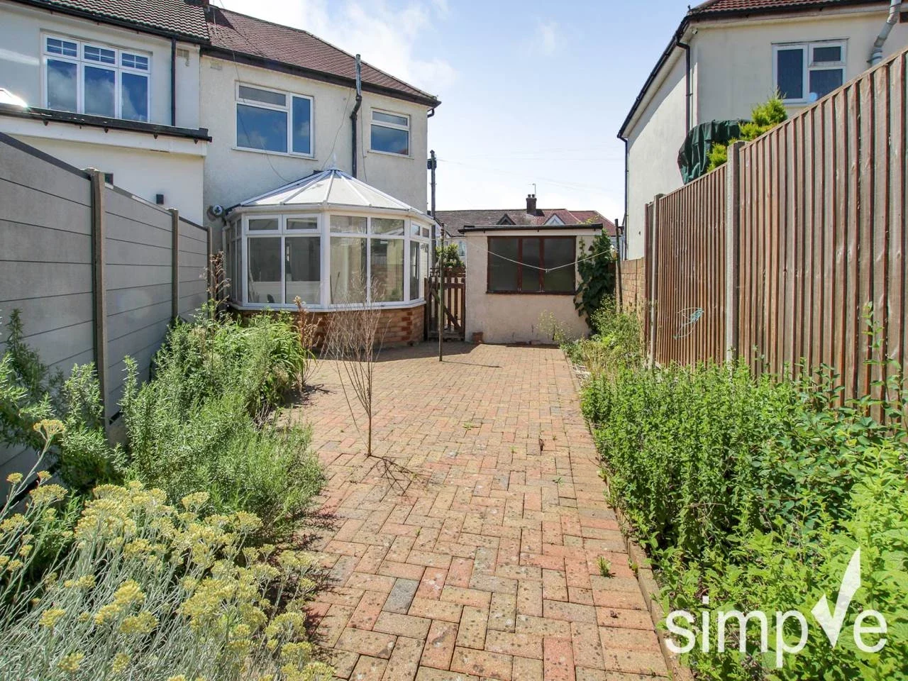 House Chudleigh Way in Greater London