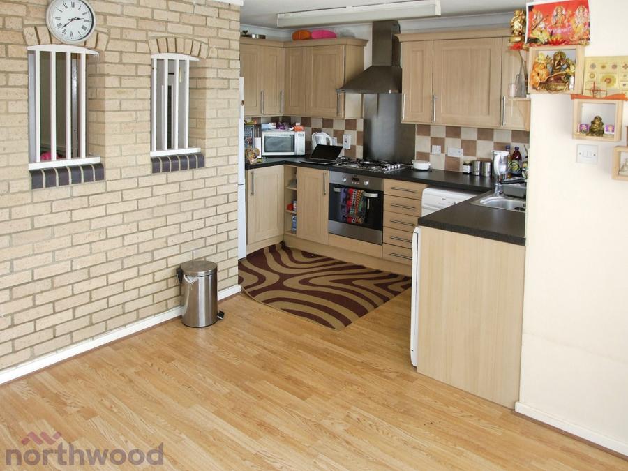 Flat Herbert Road in Tylers Green