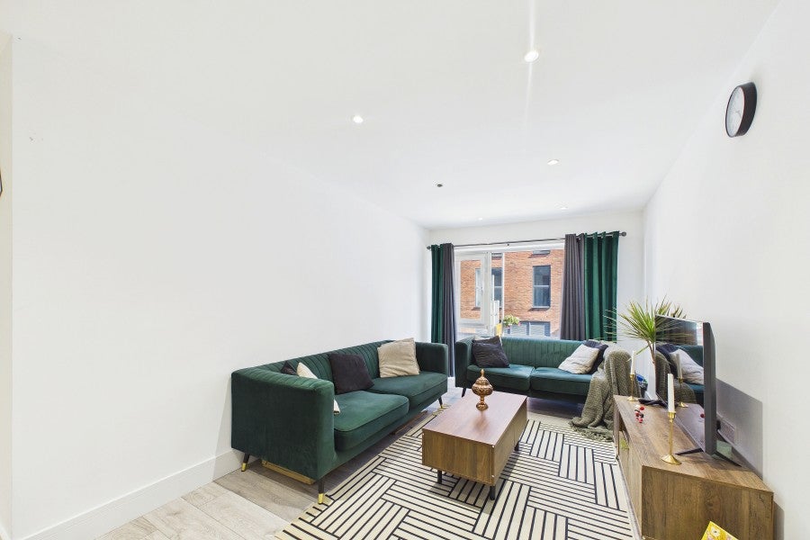 Flat Portesbery Road in Surrey Heath