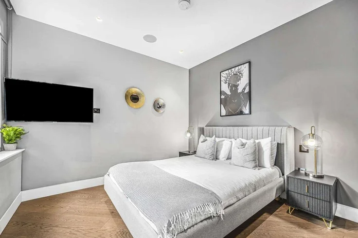 Flat Bateman Street in City of Westminster