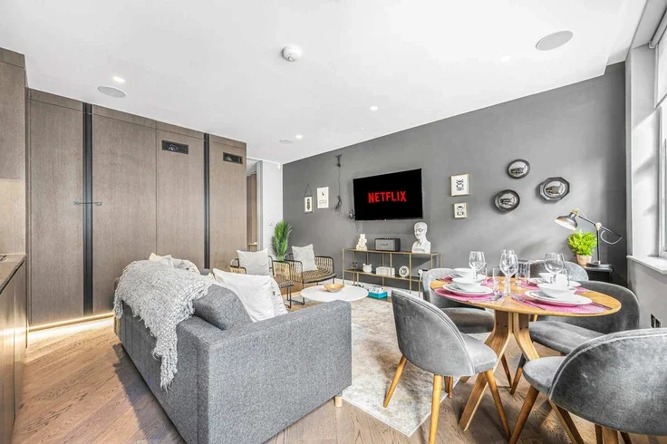 Flat Bateman Street in City of Westminster