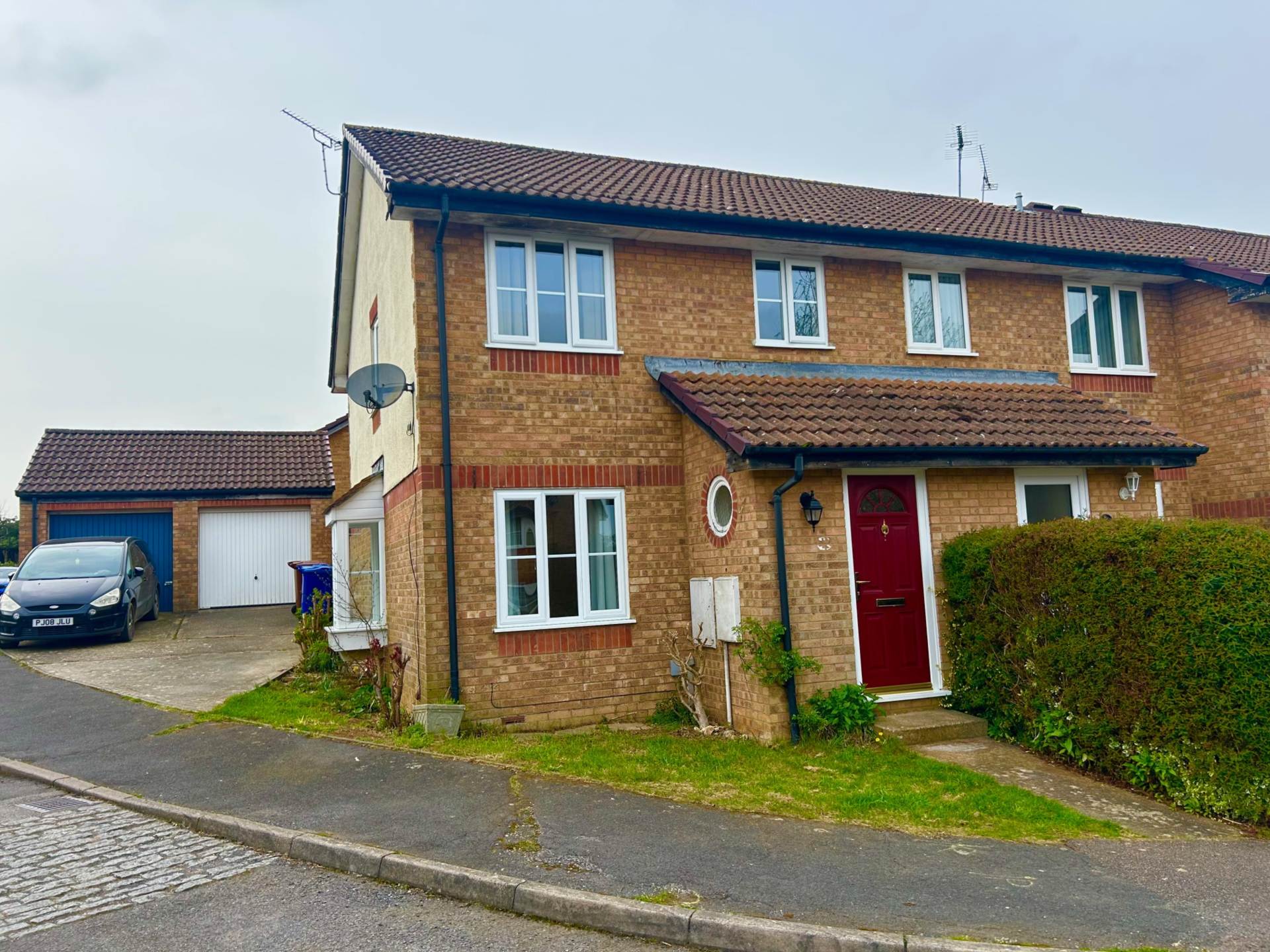 House Frensham Close in Cherwell District