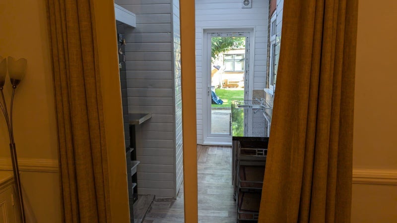 Flat Waddon Road in Greater London