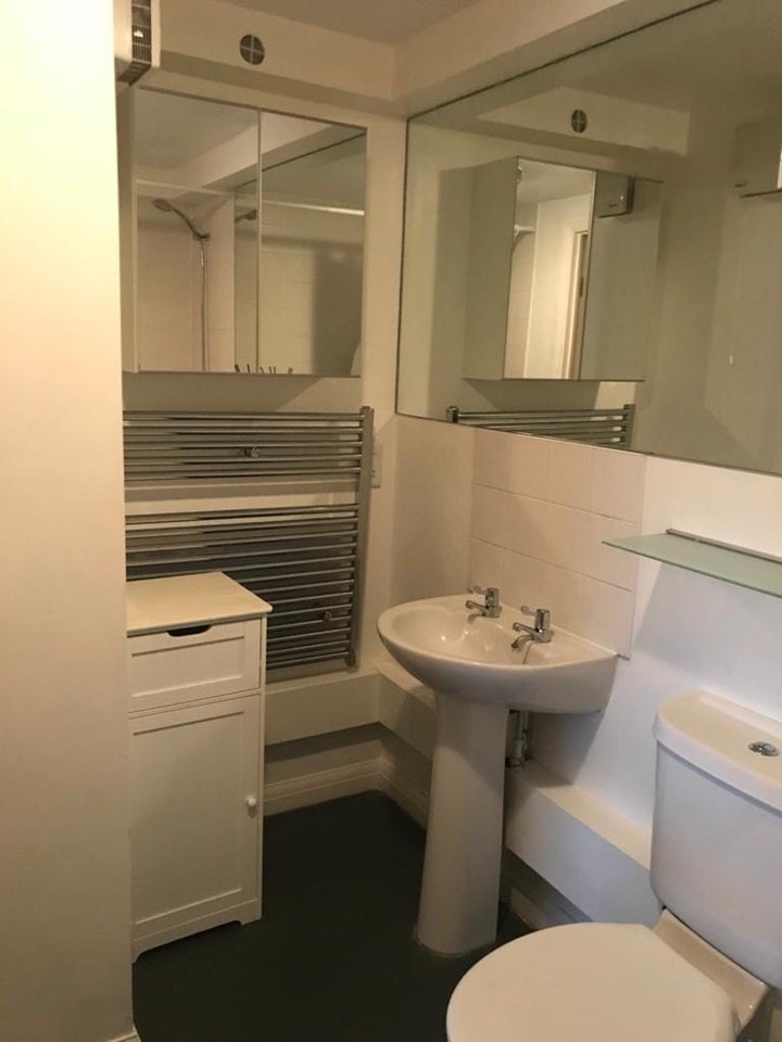 Flat Marlborough Grove in Greater London