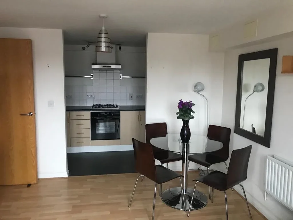 Flat Marlborough Grove in Greater London