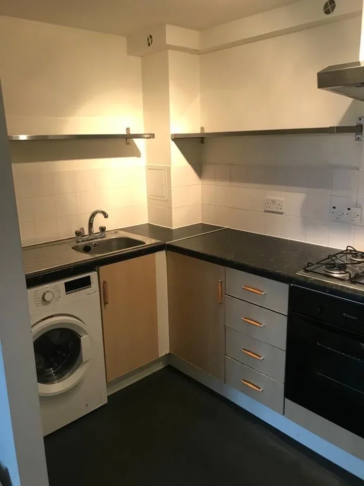 Flat Marlborough Grove in Greater London