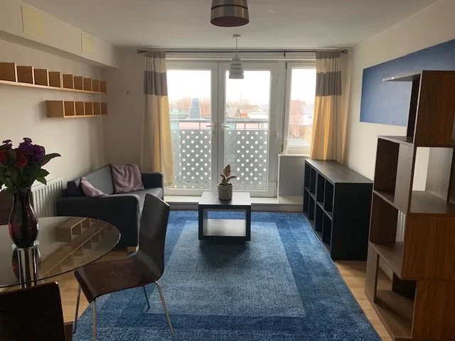 Flat Marlborough Grove in Greater London