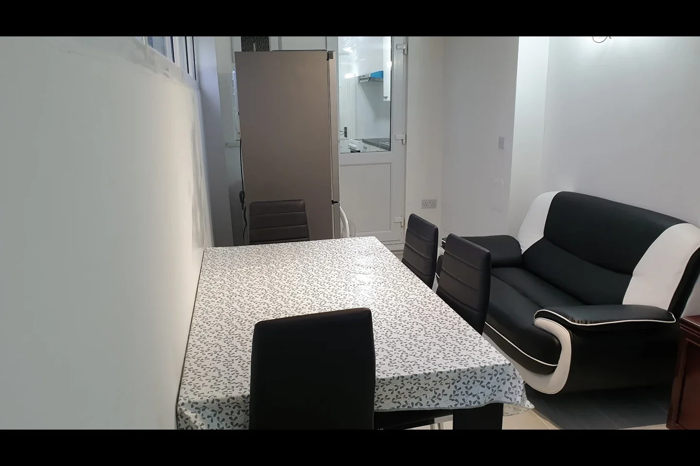 Flat Maswell Park Crescent in Greater London