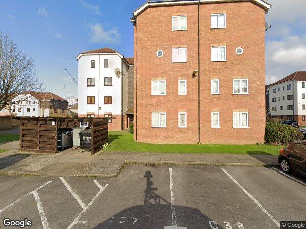Flat Vicars Bridge Close in Greater London