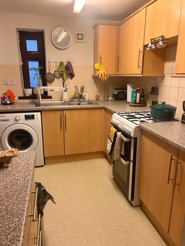Room Alexandra Park Road in Greater London