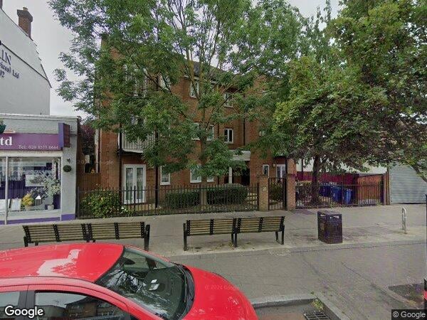 Flat Coldharbour Lane in Greater London