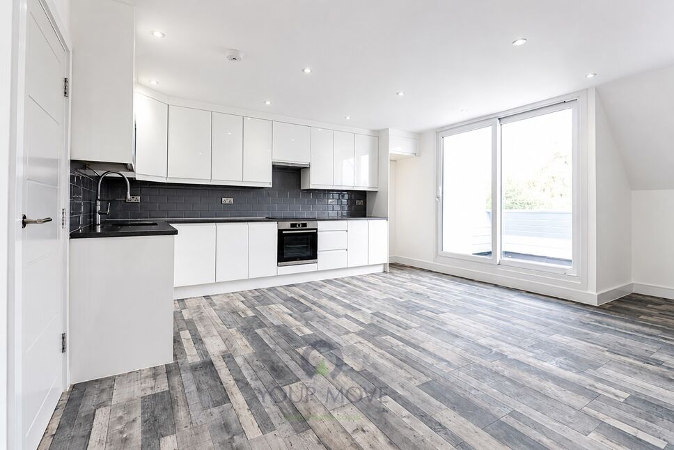 Flat Broomfield Road in Greater London