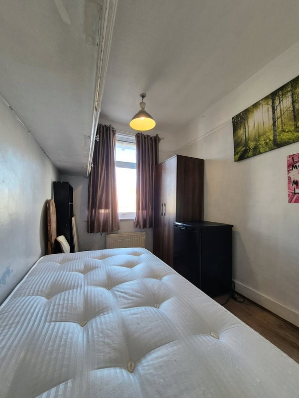 Room Upper Green East in Greater London