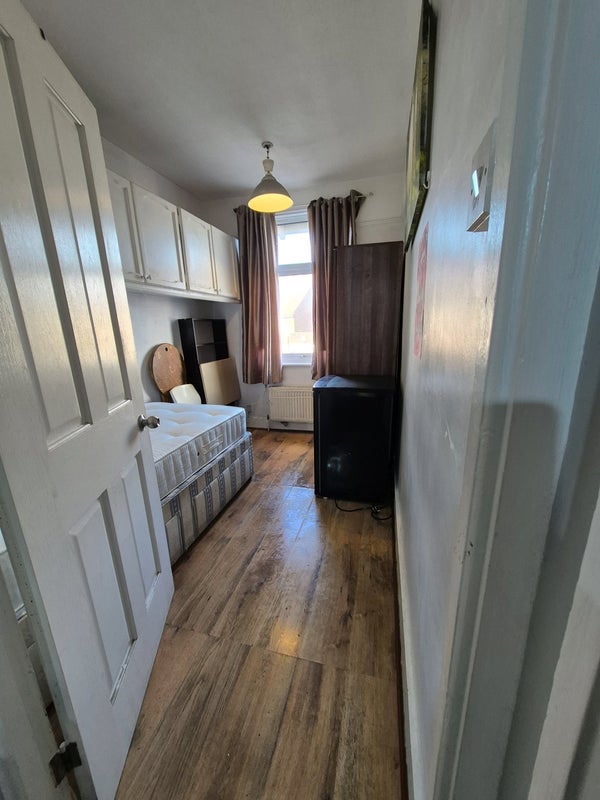 Room Upper Green East in Greater London