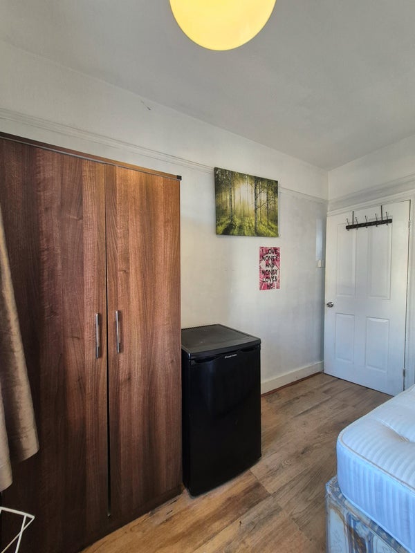 Room Upper Green East in Greater London