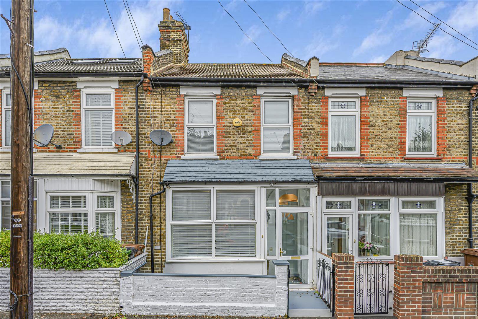 House Carlton Road in Greater London