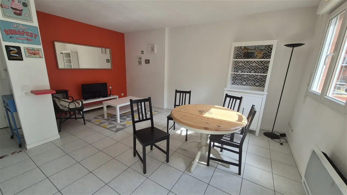 Flat Rue Guillaume Apollinaire in Lille