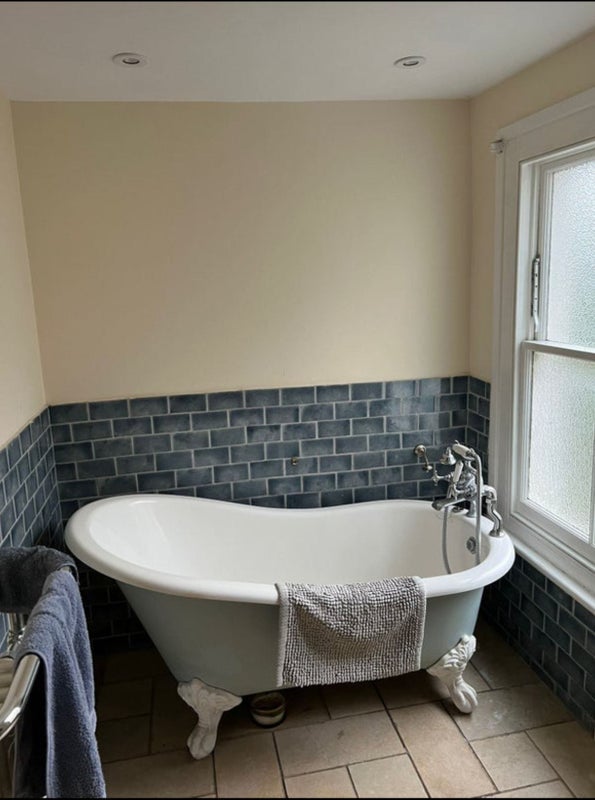 Room Derwent Grove in Greater London