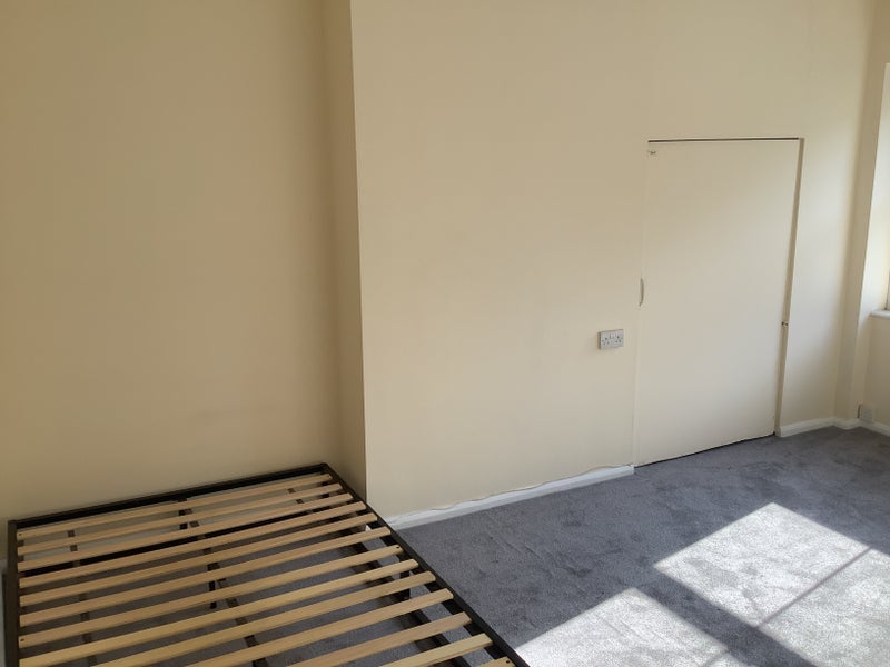 Room Rosemont Road in Greater London