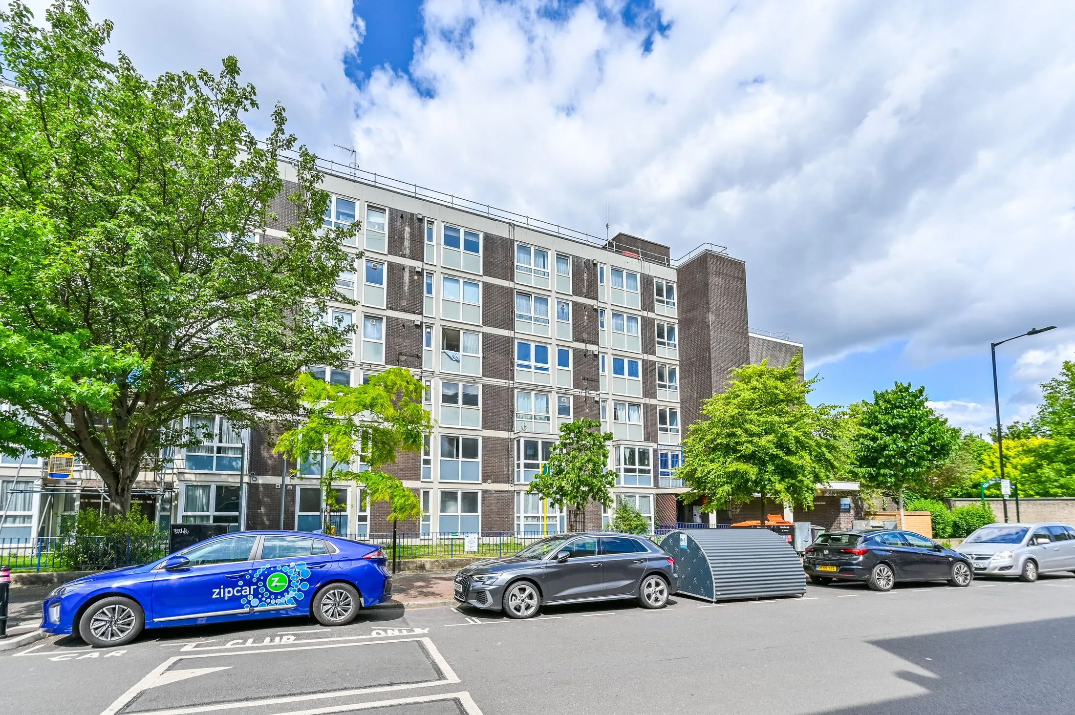 Flat Hertford Road in Greater London