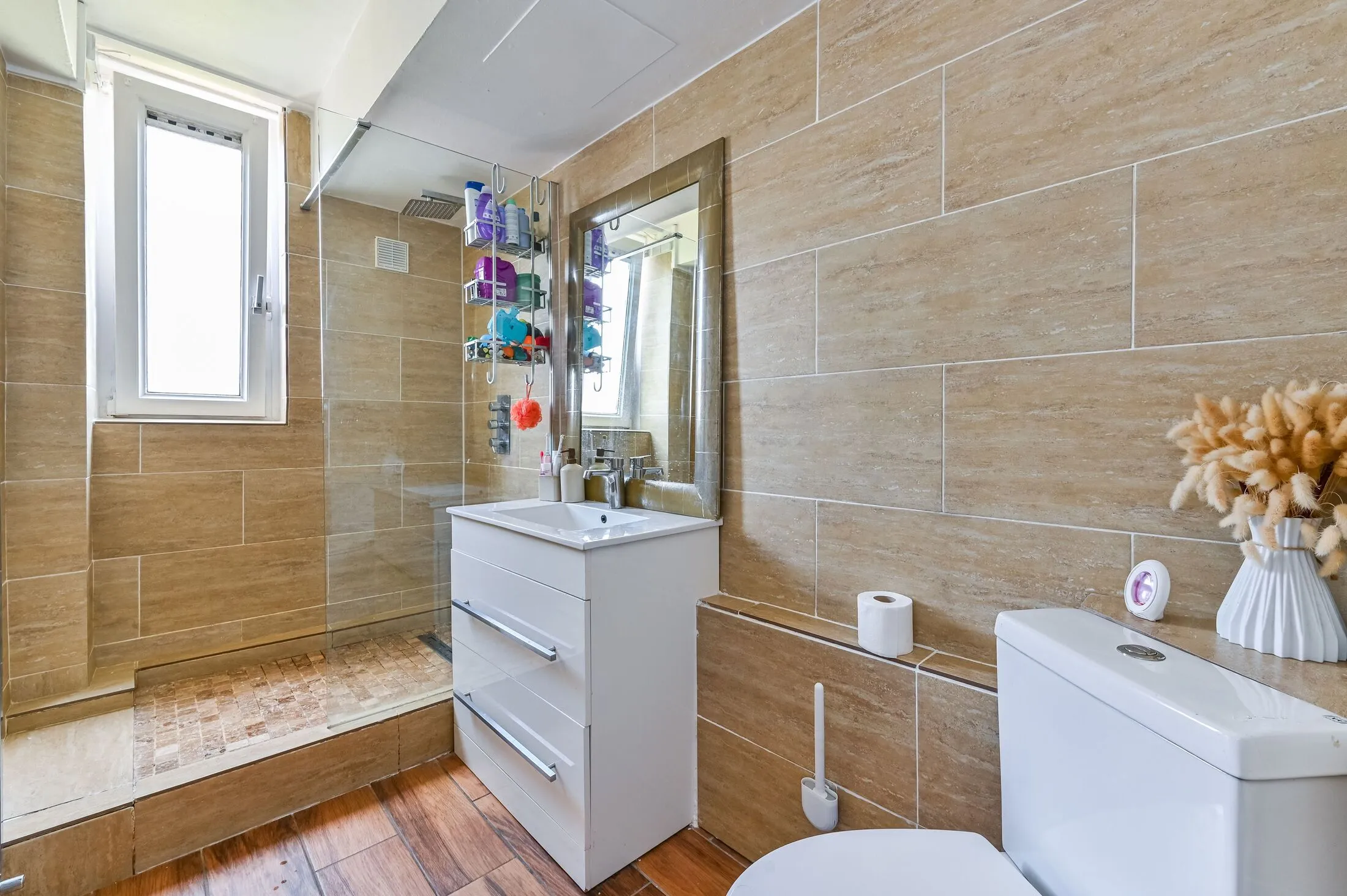 Flat Hertford Road in Greater London
