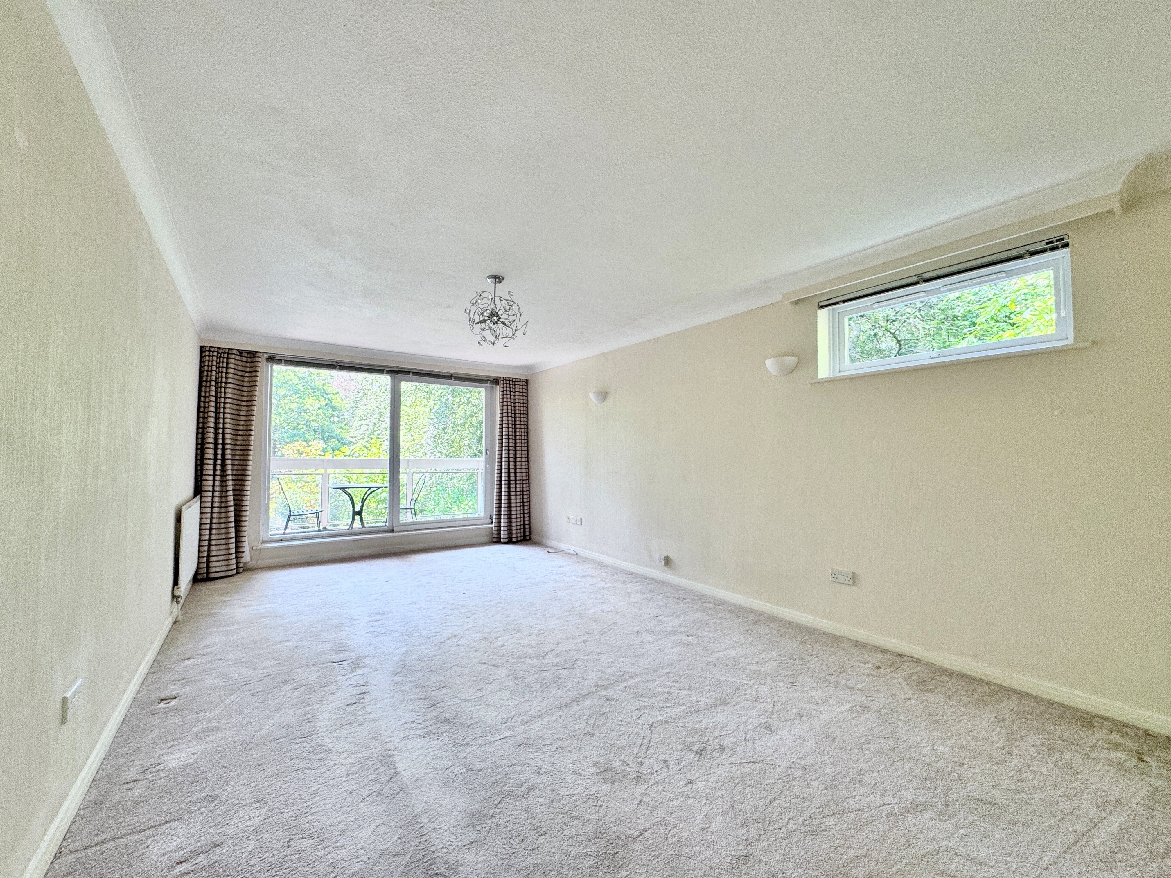 Flat Branksome Wood Road in Bournemouth