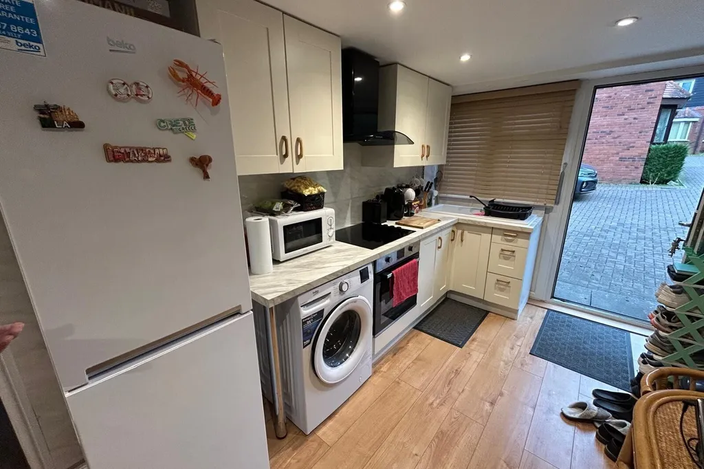 Flat Foxely Place in Milton Keynes