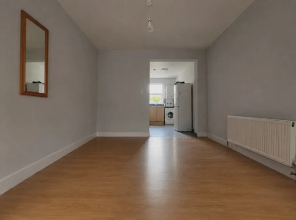 Flat Horsenden Lane North in Greater London