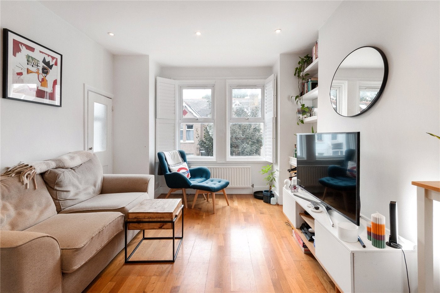 Flat West Gardens in Greater London