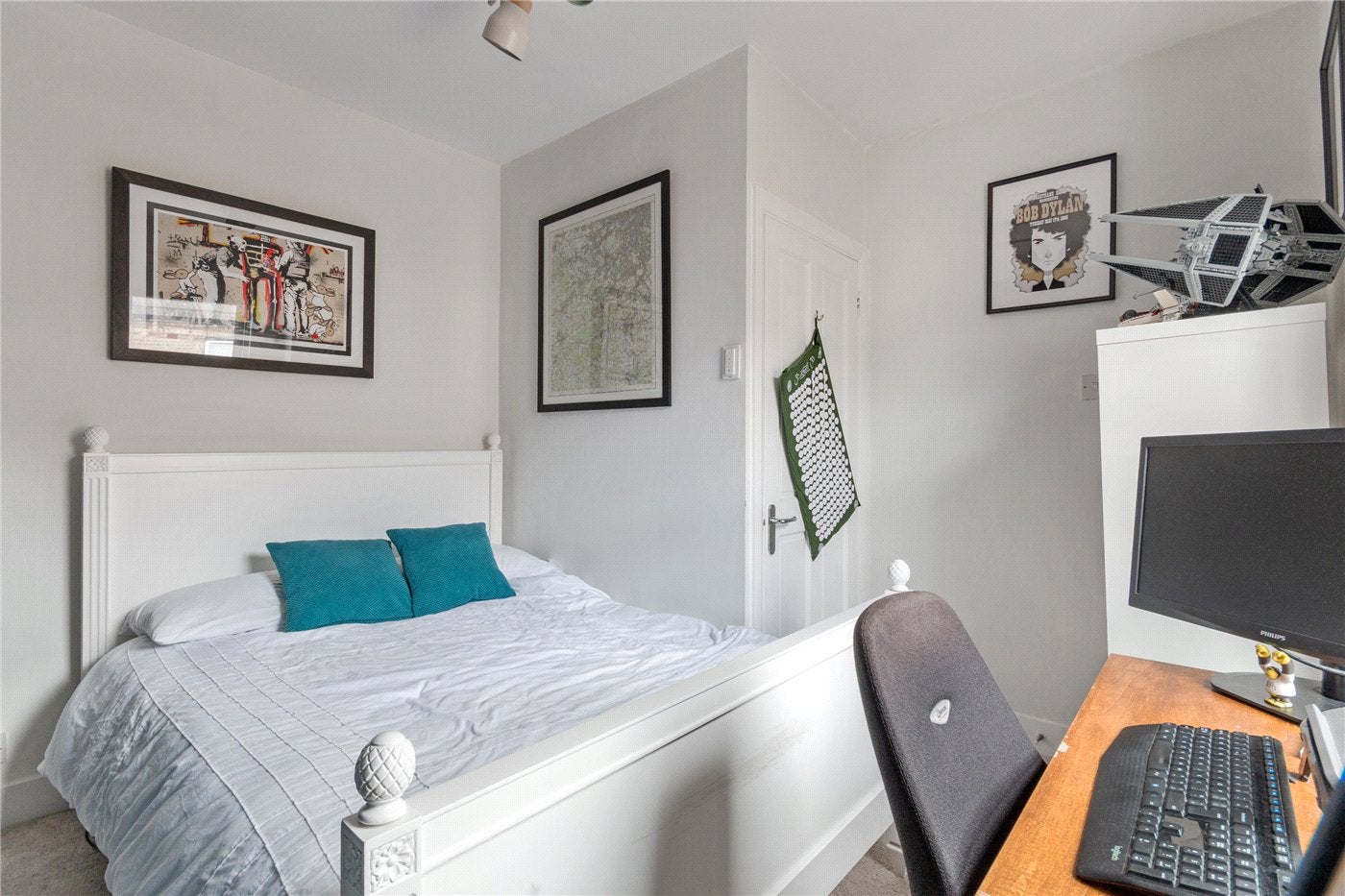 Flat West Gardens in Greater London
