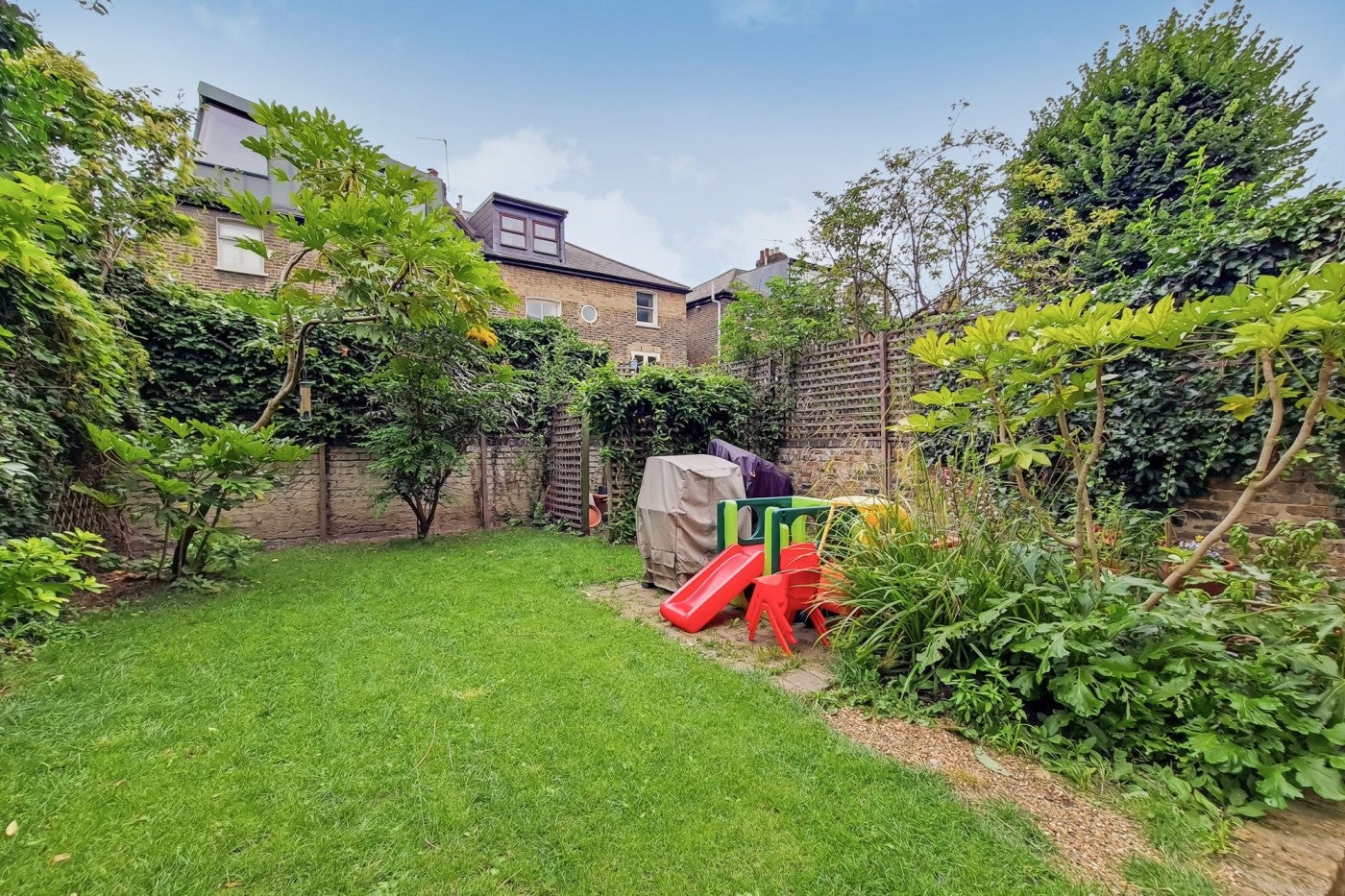 Flat Wilberforce Road in Greater London