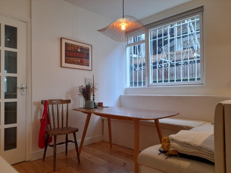 Room Waller Road in Greater London