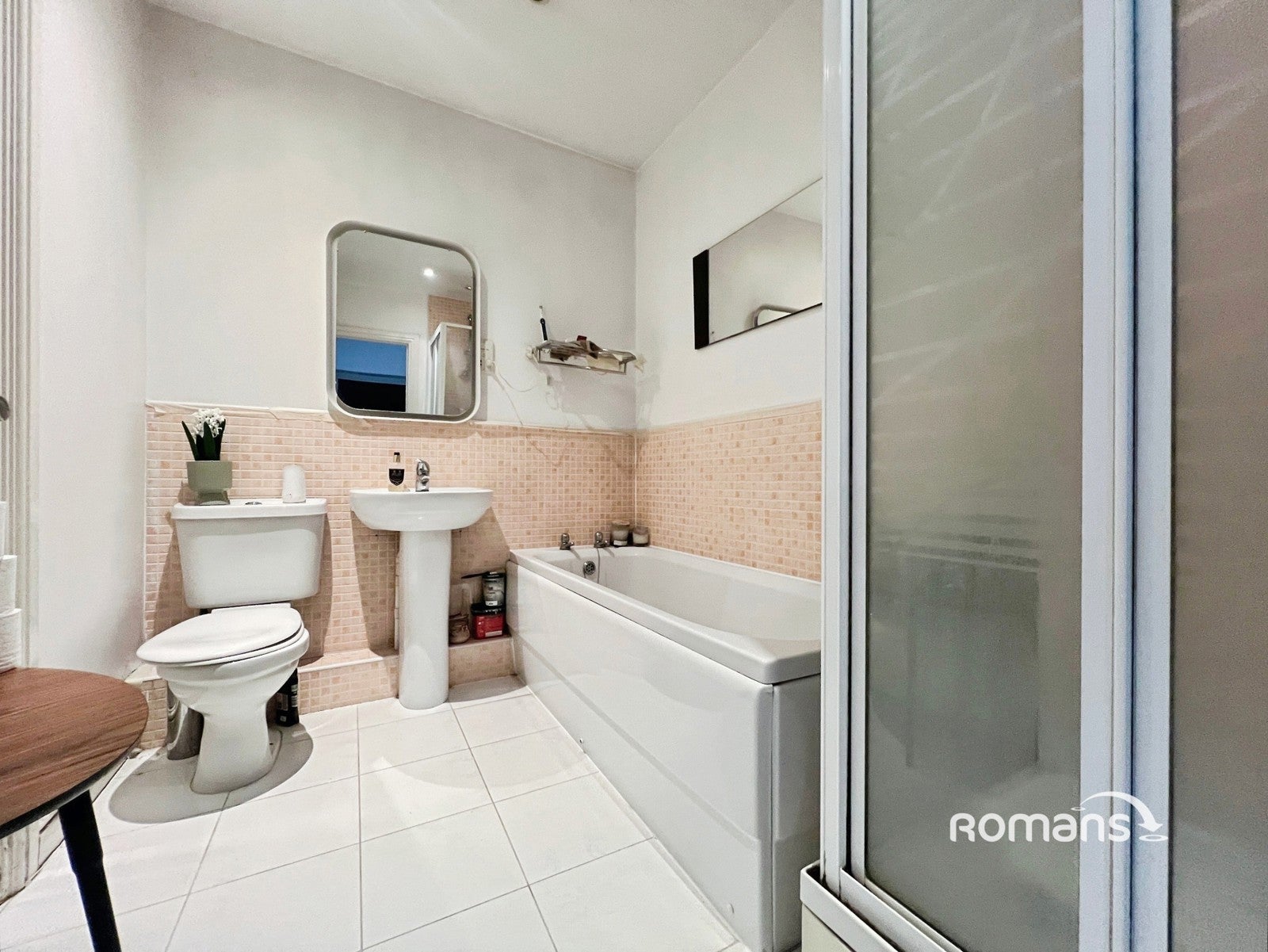 Room Hamilton Road in High Wycombe